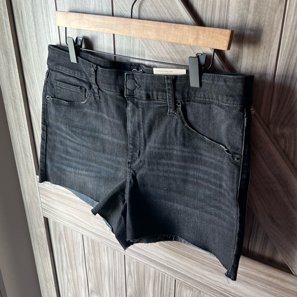 NEW W/ TAGS Universal Thread Black Jean Shorts - Picture 3 of 10